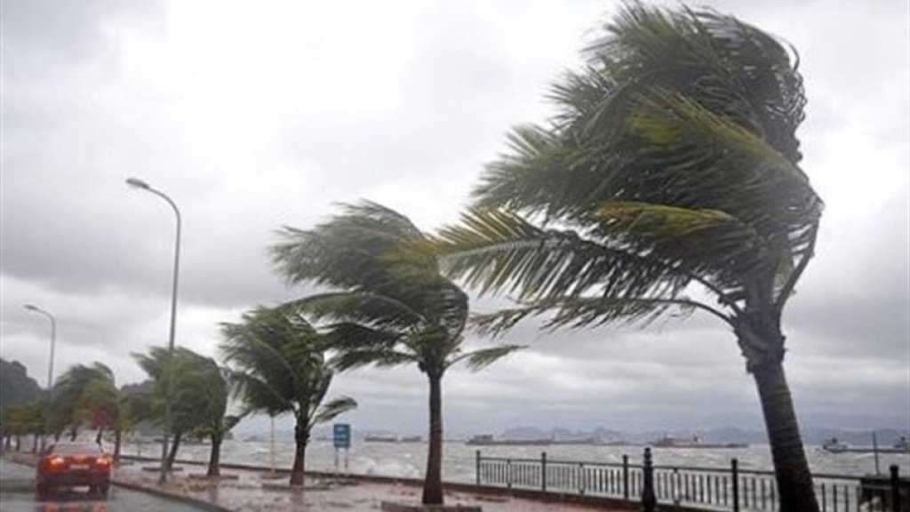 سرعة الرياح وصلت أمس إلى 110 كلم.. الأمطار مستمرة حتى صباح الاثنين ودرجات الحرارة إلى إنخفاض