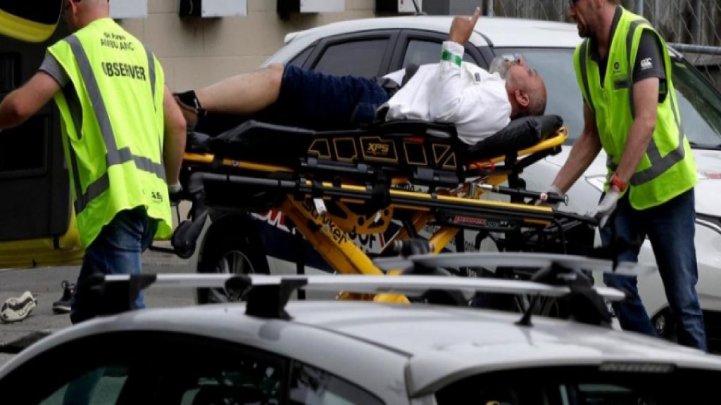 بعد إطلاق النار ووقوع عدد كبير من الجرحى والضحايا.. شرطة نيوزيلندا تدعو لإغلاق جميع المساجد وعدم الخروج للشوارع (فيديو)
