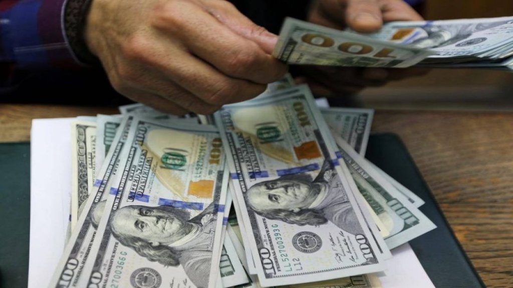 استقرار في سعر صرف الدولار لدى الصرافين حيث بلغ 2100 ليرة لبنانية