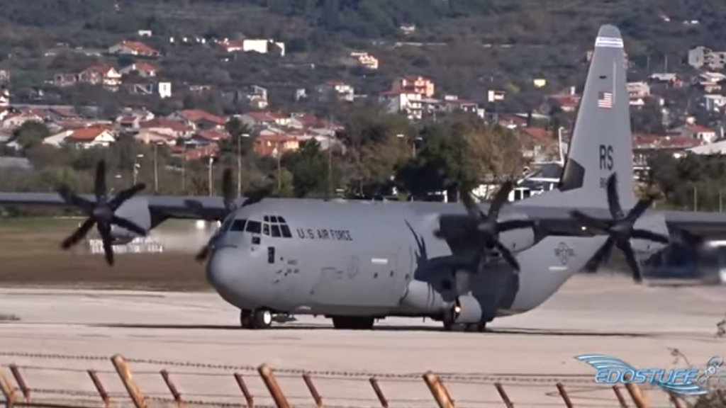 طائرات أمريكية عسكرية  من طراز "لوكهيد سي 130" توجهت إلى منطقة الشرق الأوسط