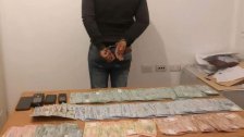 بعد أن نفّذ العديد من عمليات السرقة ضمن منطقة صور بواسطة الكسر والخلع...شعبة المعلومات أوقفته وضبطت بحوزته مبلغ يفوق 27 مليون ليرة و440$!