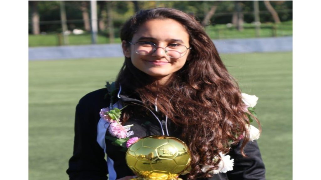 ابنة طرابلس آمنة كريمة أفضل لاعبة كرة قدم في بطولة غرب آسيا!