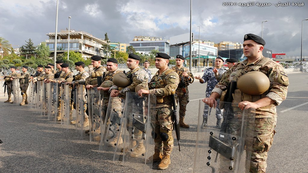 الجيش:  ما يتم تداوله من شائعات ممزوجة بالكذب والكراهية لا يليق إلّا بمطلقيه...سنتخذ الإجراءات القانونية تجاه كل من تسول له نفسه التطاول على المؤسسة وأفرادها وعناصرها 
