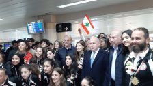 عودة منتخب لبنان لكرة القدم للشابات الفائز ببطولة غرب آسيا واستقبل الفريق بالورود والتصفيق والزغاريد في مطار بيروت