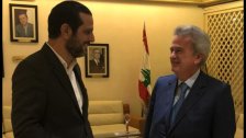 بعد الشائعات حول وجوده في الخارج... صورة لرياض سلامة داخل مكتبه في لبنان وكل الاخبار المتعلقة بإستقالة محتملة غير صحيحة