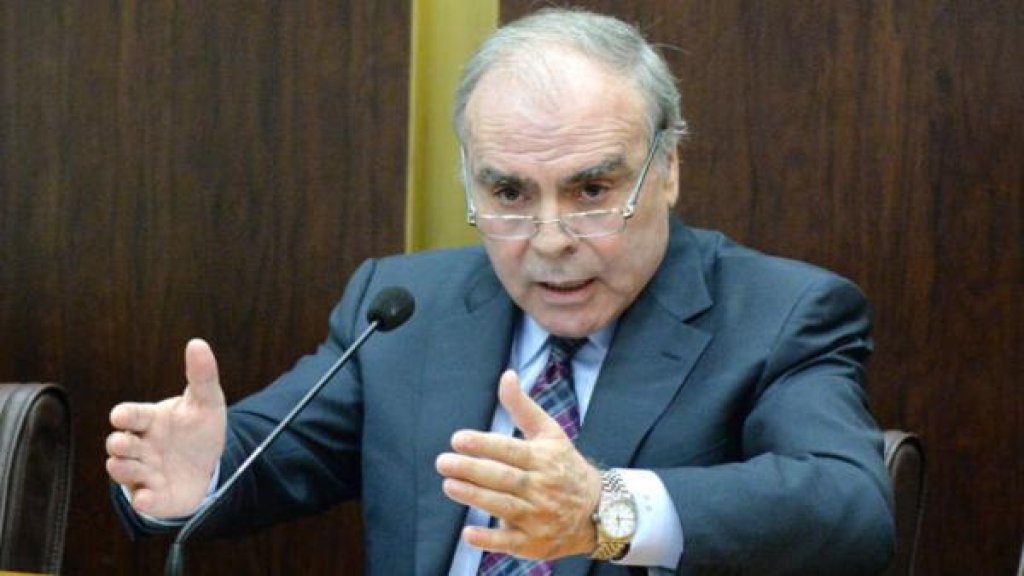 بالفيديو/ النائب السابق إميل رحمة يوضح ما حصل معه في أحد المطاعم: انا طلبت الحديث مع المحتجين وانتهى النقاش بالتصفيق 