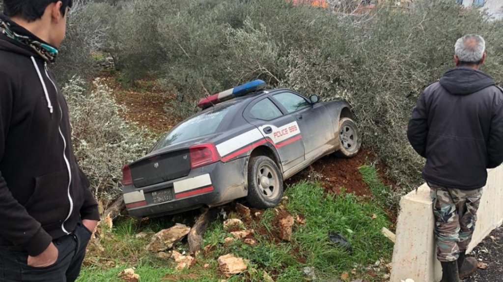 بالصورة/ حادث سير في بلدة السفينة القيطع في عكار لسيارة تابعة لقوى الامن الداخلي 