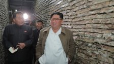 تقرير يكشف: لدى كوريا الشمالية ثروة تقدر بـ 10 تريليون دولار يمكن أن تمول &quot;عدة أجيال أخرى من قادة يطلق عليهم اسم كيم&quot;!