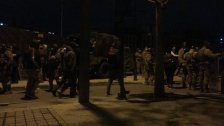  "الوكالة الوطنية": عناصر الجيش تحكم السيطرة على كل المداخل المؤدية إلى مجلس النواب، فيما تتصدى قوى مكافحة الشغب للمحتجين