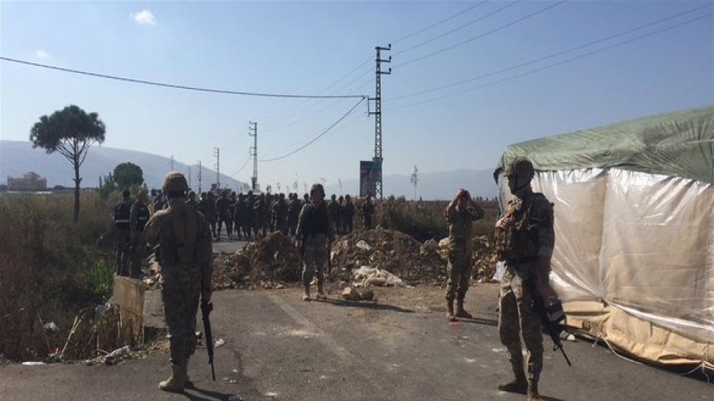الجيش اللبناني:توقيف تسعة أشخاص عند مفرق جب جنين &ndash; كامد اللوز  لقيامهم بقطع الطريق الرئيسية وافتعال أعمال شغب