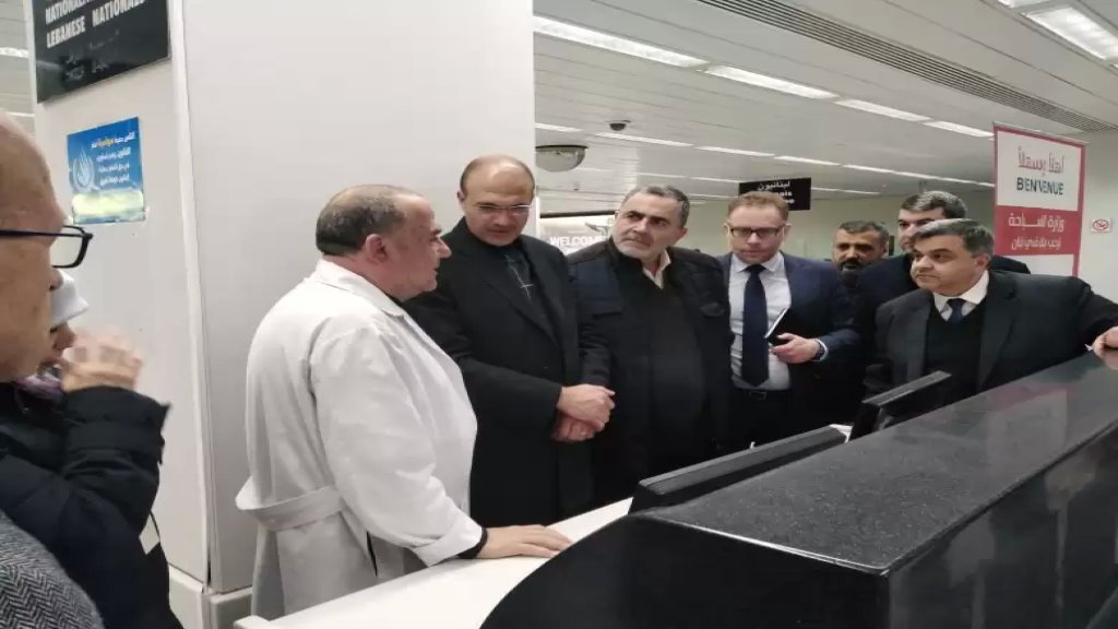 بالصور/ وزير الصحة من المطار: لا يوجد أي إصابة كورونا في لبنان ولا حتى لأي لبناني في الخارج...والعلاج متوفر في حال الإصابة