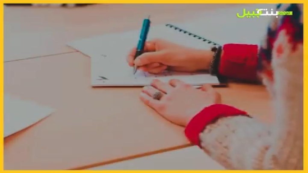 بالفيديو/ بسبب الاوضاع الصعبة في لبنان.. مديرة مدرسة ​لاحظت أن بعض الطلاب يأتون بدون "سندويشات" فقامت باحضار الزعتر والخبز لتعد لهم السندويشات 