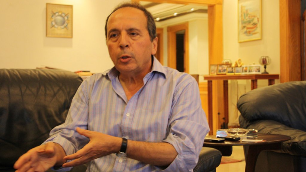 جميل السيد يغرد عن "التويتر": صفحتك بيتك وإنتَ حُرّ فيه الزعران ممنوع يدخلو ،البلوك حقّك سكّرلهم الباب...وخلّي زعران الشتائم والإشاعات يعوّوا مع بعض!