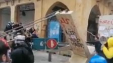 بالفيديو/ هدم البلوكات الاسمنتية في ساحة النجمة من قبل المتظاهرين!