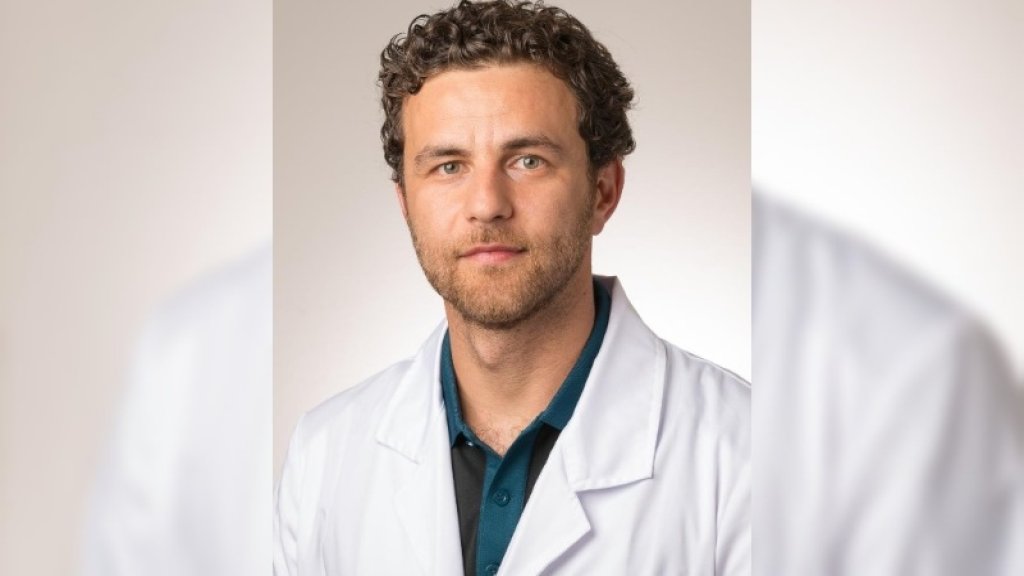 "ثورة" طبية لبنانية في الخارج... الجراح الزغرتاوي نديم الدويهي يحقق نجاحات عدة في "جراحة الروبوت" في سويسرا وخارجها