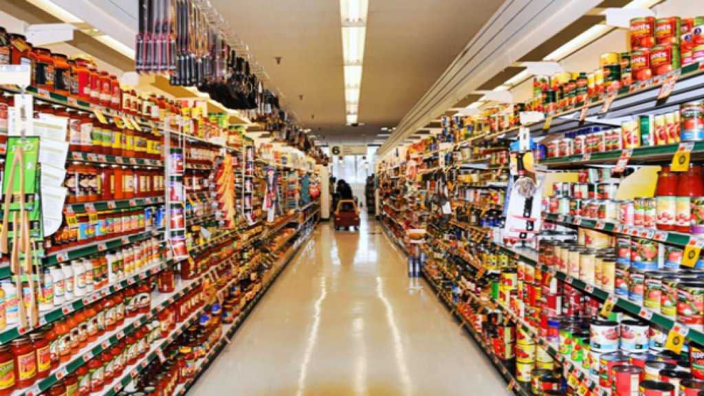 "الجمهورية":  بعض التجار يحركون سلعة أساسية جداً في الأسواق على غرار اللعب بسعر صرف الدولار