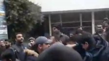بالفيديو/ عمال من بنغلادش يتعرضون للضرب في لبنان بعدما طالبوا بدفع رواتبهم بالدولار