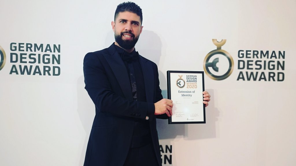 تألق لبناني...المهندس "طارق ابراهيم" يفوز بجائزة "التمييز بالعمارة" الإلمانية العالمية عن المشروع المعماري "امتداد الهوية" وهي فيلا صممها ونفذها في بقعاتا