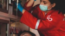 بعد تداول معلومات عن نقل حالة يشتبه بإصابتها بالكورونا من صور إلى مستشفى الحريري في بيروت...هذا ما قاله الصليب الأحمر في اتصال مع موقع بنت جبيل