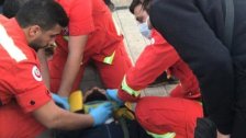 جهاز الطوارئ والإغاثة : 3 سيارات إسعاف تعمل على إسعاف جرحى الذين سقطوا نتيجة تدافع بين متظاهرين وعناصر من الجيش على دوار بيستاشيو في طرابلس