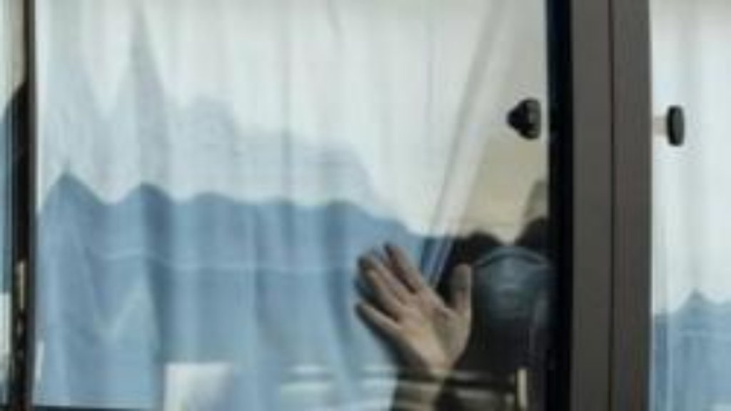 عراقي في الحجر الصحي المنزلي في بلدة الغازية...&quot;متعاون وحالته الصحية مستقرة&quot;