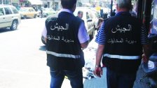 مخابرات الجيش تواصل حملتها على محال الصيرفة لعدم التزامهم بسقف الـ2000 ليرة لسعر صرف الدولار وتوقف عدداً من الصرافين 