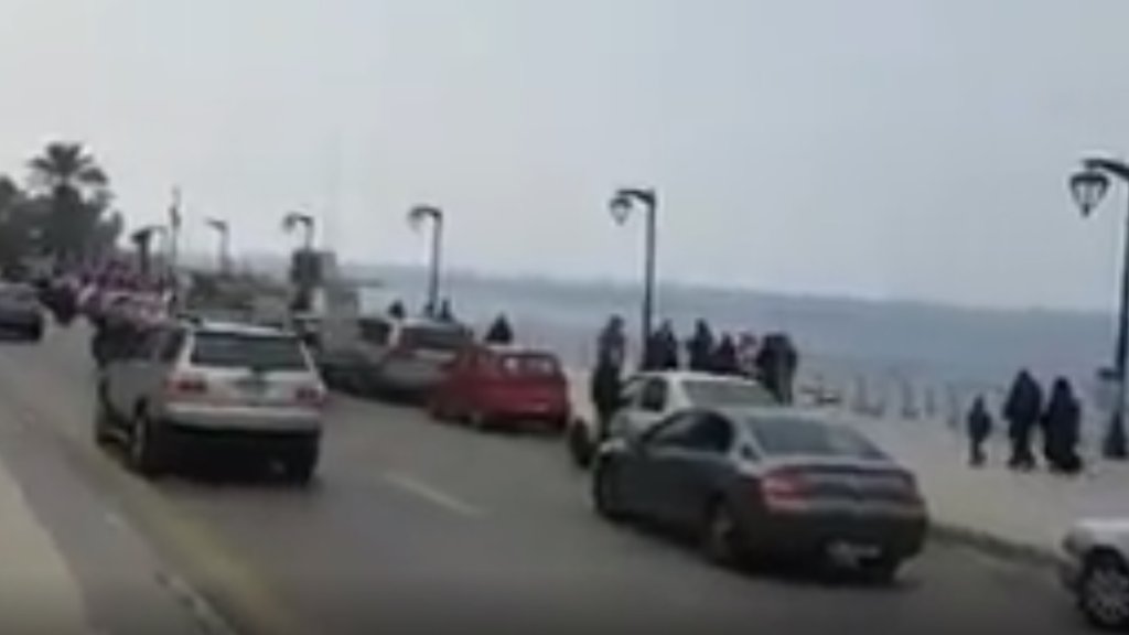 بالفيديو/ شرطة بلدية بيروت توجه نداء عبر مكبرات الصوت لاخلاء الكورنيش البحري فوراً