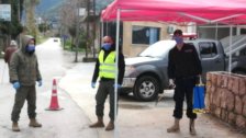 هذه البلديات أقفلت بعض الطرق كإجراء وقائي منعاً لتسلل الوباء وثبتت مراكز للشرطة لضبط حركة الدخول والخروج