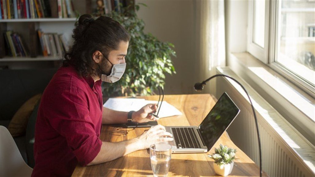 مواقع التواصل الاجتماعي الشريك الأساسي لكل لبناني في الحجر المنزلي...رغم مضاعفة سرعة الانترنت أصبح أكثر بطئا بسبب اتساع شريحة المستخدمين!