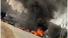 قطع طريق بعلبك حمص الدولية في مقنة احتجاجاً على وفاة مطلوب في المستشفى إثر إصابته بطلق ناري خلال مواجهته عناصر دورية للجيش أمس