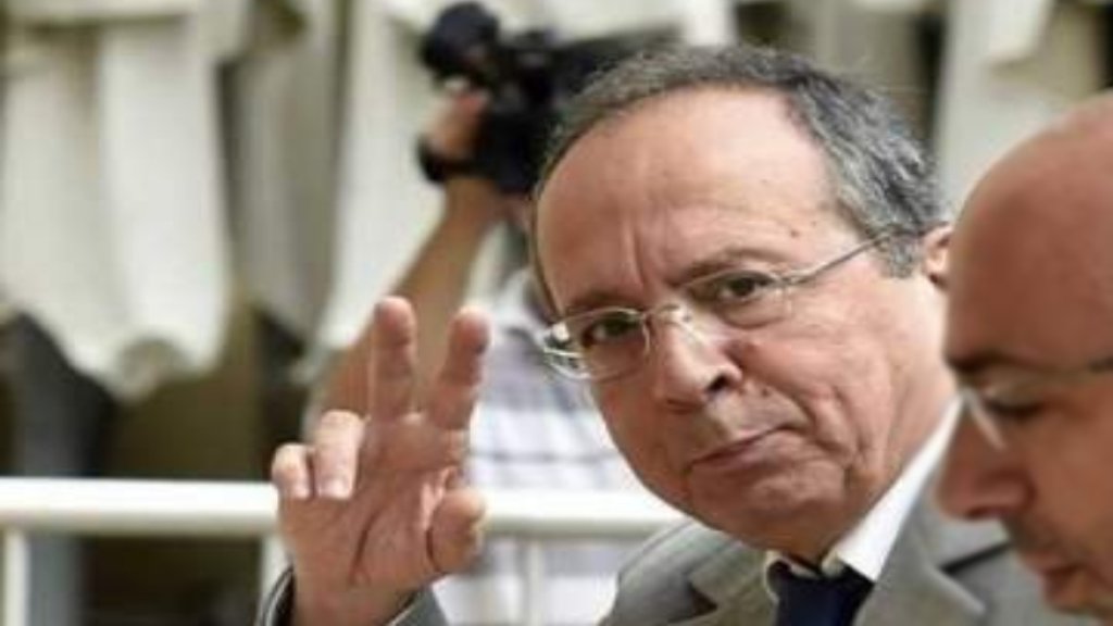 جميل السيّد: رئيس الحكومة رفض أمس تعيينات زبائنية ومش شغلتو يبصُم عالعمياني.. مخطئ من يظنّ أنه سيجمّد التعيينات بانتظار عودة حكومة الفاسدين