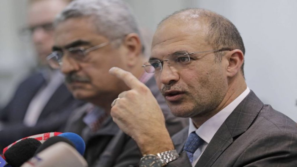 تغريدة لافتة لوزير الصحة: "في وعينا الراقي مع نبرة الوباء.. دار الجدلُ بين واقعٍ شرير وبزوغ الأمل"