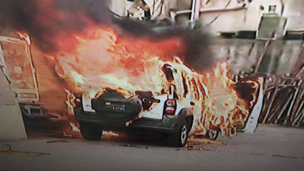 محتجون احراقوا آلية ثانية تابعة لقوى الأمن الداخلي في طرابلس