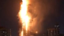 بالفيديو/ الدفاع المدني في الشارقة يتعامل مع حريق كبير في برج سكني