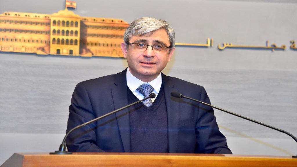 وزير التربية يعلن العودة التدريجيّة إلى المدارس والجامعات.."معاودة التدريس حضوريا من 28 أيار حتى آخر تموز ومنح افادة لتلامذة الشهادة المتوسطة"