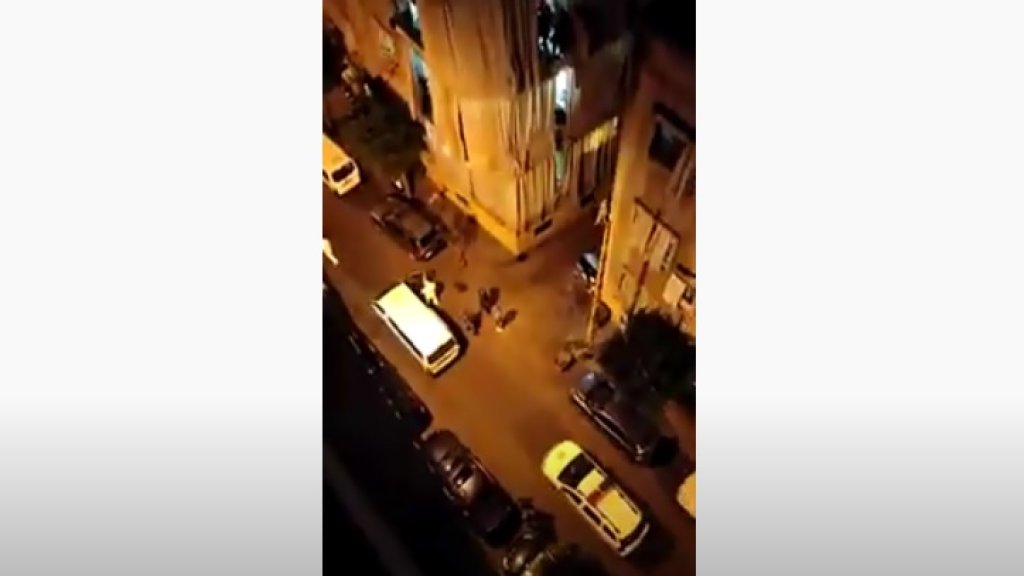 بالفيديو/ 17 إصابة سجلت أمس بفيروس كورونا داخل مبنى يضم عمالاً اجانب في رأس النبع في بيروت...واتخذت اجراءات مشددة لعزل المبنى!