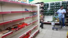 الجمهورية: رفوف السوبرماركت ستصبح مع الوقت شبه فارغة واللبناني لن يجد لاحقاً سوى السلع التي سيؤمّن دولارات استيرادها مصرف لبنان