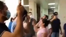 بالفيديو/ محتجون يقتحمون وزارة الطاقة والمياه احتجاجاً على الوضع المزري لخدمة الكهرباء والفساد
