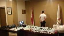 مروج "خطير"  ينشط في جبيل وكسروان وقع في قبضة شعبة المعلومات....ضبط بحوزته كمية من الأسلحة والمخدرات!