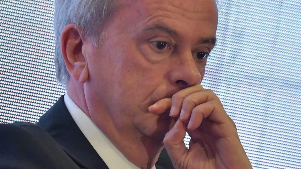 ناشطون يتقدمون بشكوى ضد حاكم مصرف لبنان بجرائم النيل من مكانة الدولة المالية واقتراف الغش والخطأ الجسيم في إدارة مال تابع لشخص عام