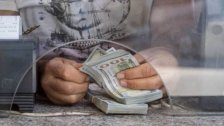 مع وصول سعر صرف الدولار الى 4300...مداهمة محال صيارفة في ساحة شتورا وتوقيف 5 صرافين!