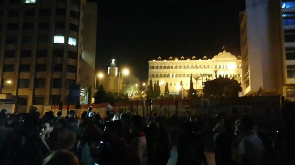 بالفيديو/ تجمع للمحتجين في ساحة رياض الصلح ـ وسط بيروت