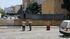 بعد الإشكالات والشغب...تصفيح السور الخارجي لسرايا طرابلس بالحديد 