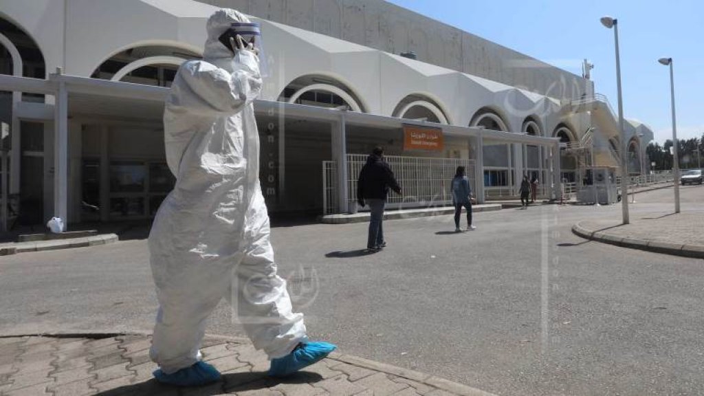 "كنا قد صدقنا الدولة التي وقفت وصفقت لنا".. العاملون في المستشفيات الحكومية يرفعون الصوت: أين رواتبنا وكيف تم صرف التبرعات؟