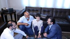 بالصور/ الحريري يستقبل الشاب إيهاب فجر وهو من ذوي الاحتياجات الخاصة مع عائلته