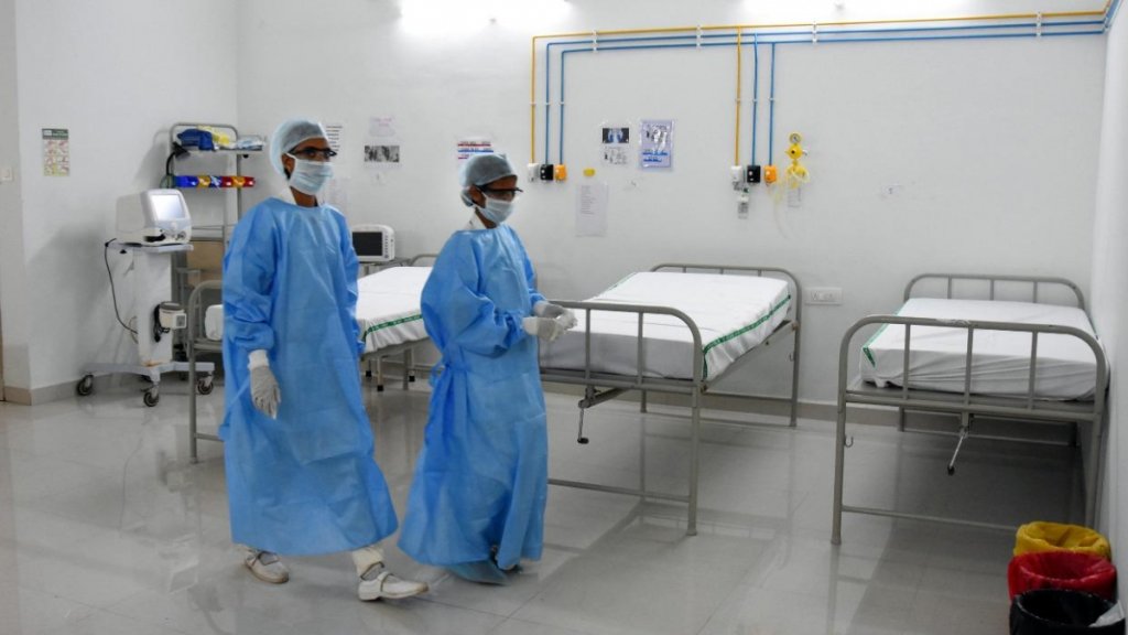 مستشفى الحريري: وفاة واحدة و11 اصابة و12 حالة مشتبه باصابتها وحالتان حرجتان