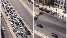 فيديو متداول... قطع السير أمام المواطنين أثناء مرور موكب رسمي