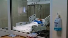بعد تدهور حالته الصحية... تأمين سرير في مستشفى الحريري الجامعي للمصاب الثمانيني بكورونا 