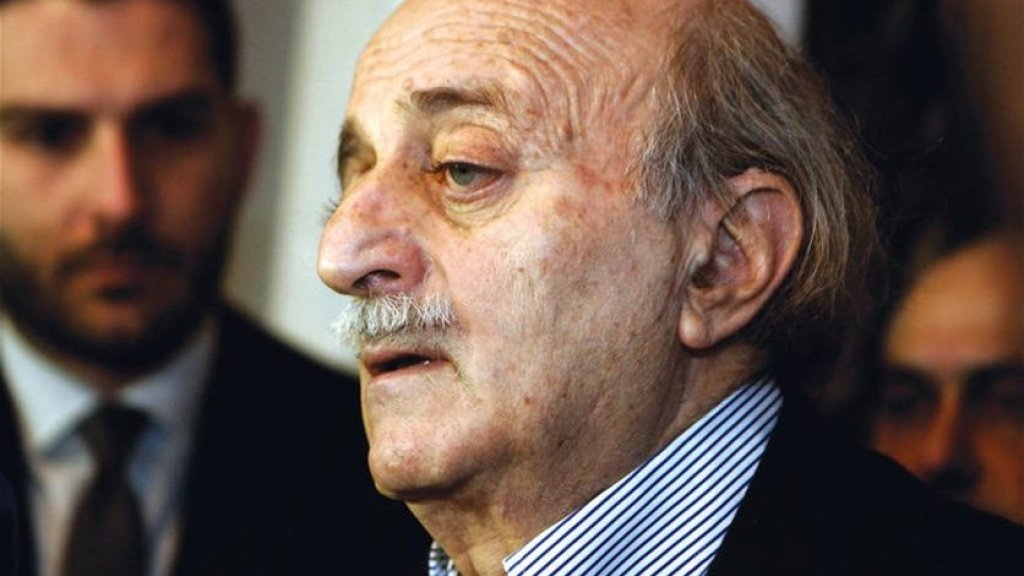 جنبلاط لـ"لوريان لو جور": الحكومة الحالية "حكومة الذئب"...ويجب تغيير رئيسها لأنّه فاقد الذاكرة 