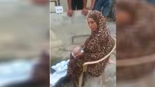 "إذا ابني بيصرله شي، بدي حملكن المسؤولية" فيديو متداول لأم تعاني في الوصول إلى مولد اشتراك كهرباء في طرابلس لتشغيل جهاز الأوكسجين لطفلها اثر انقطاع الكهرباء